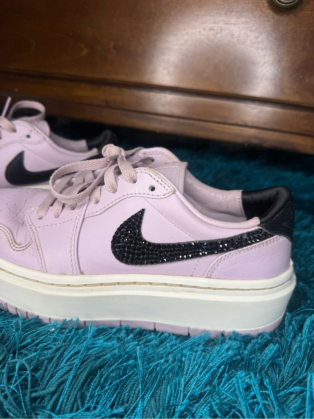 Nike Women’s Swarovski Nike Air Jordan 1
Elevate Low SE Shoes - Picture 3 of 6